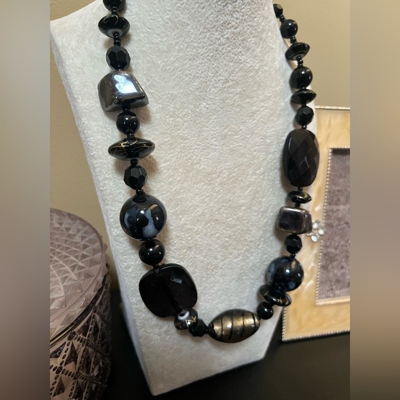 Vintage Black Beaded Necklace with Adjustment Closure - Picture 8 of 10